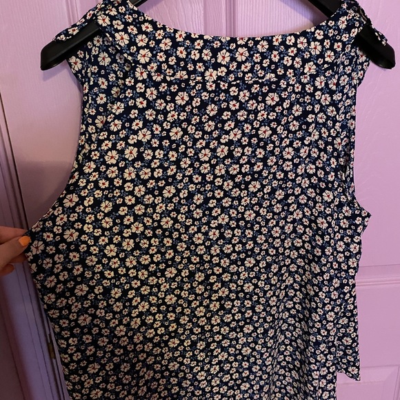 New York & Company blue flower tank! - Picture 3 of 3